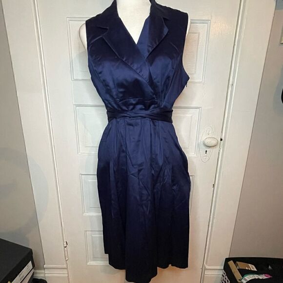 Tommy Hilfiger 100% Cotton Midnight Blue Waist w/ Belt Sleeveless V-Neck Sz 12 - Picture 2 of 9
